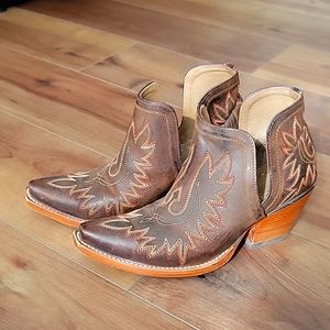 Ariat Dixon Booties